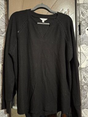 Time and Tru Black V-Neck Ribbed Sweater